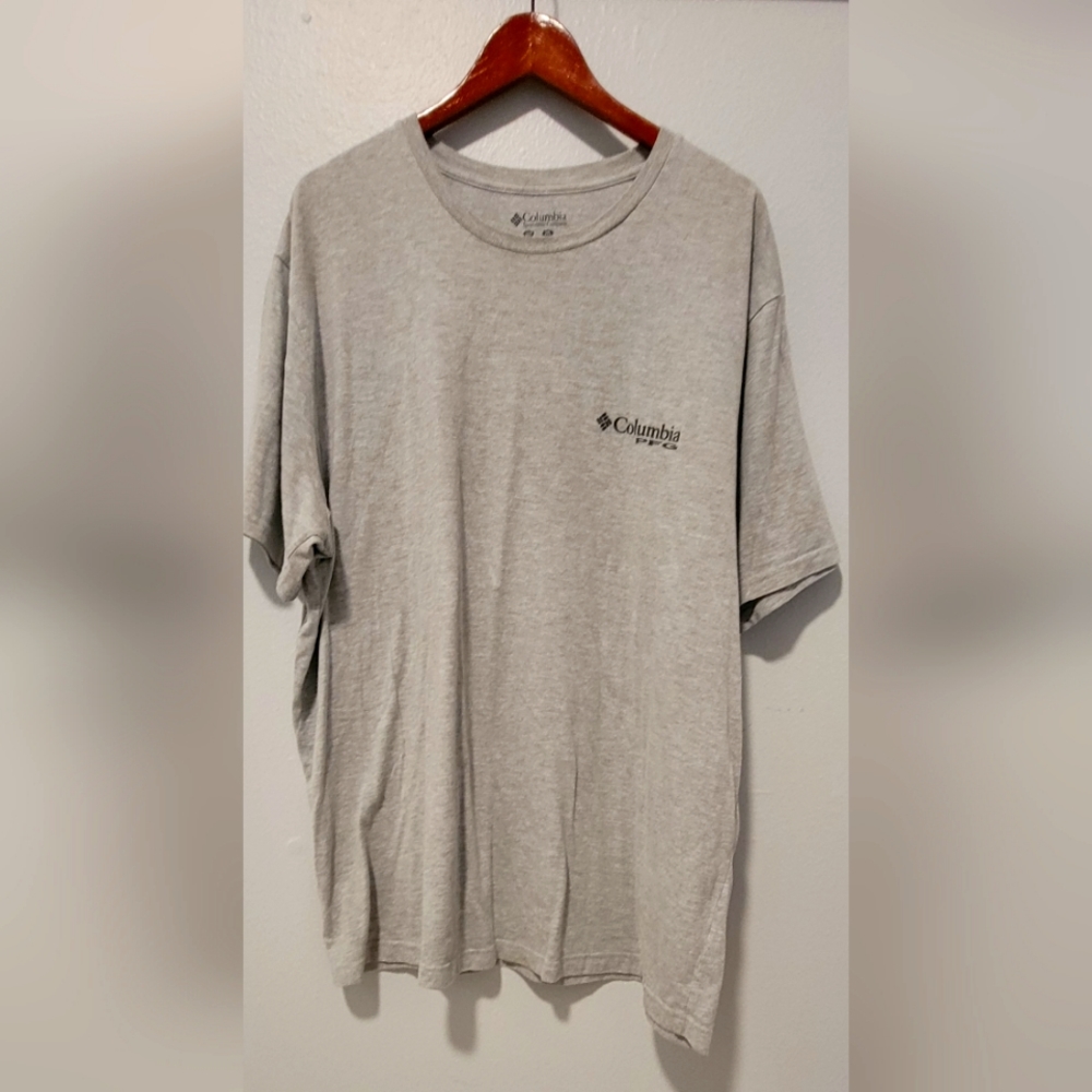 Columbia t-shirt